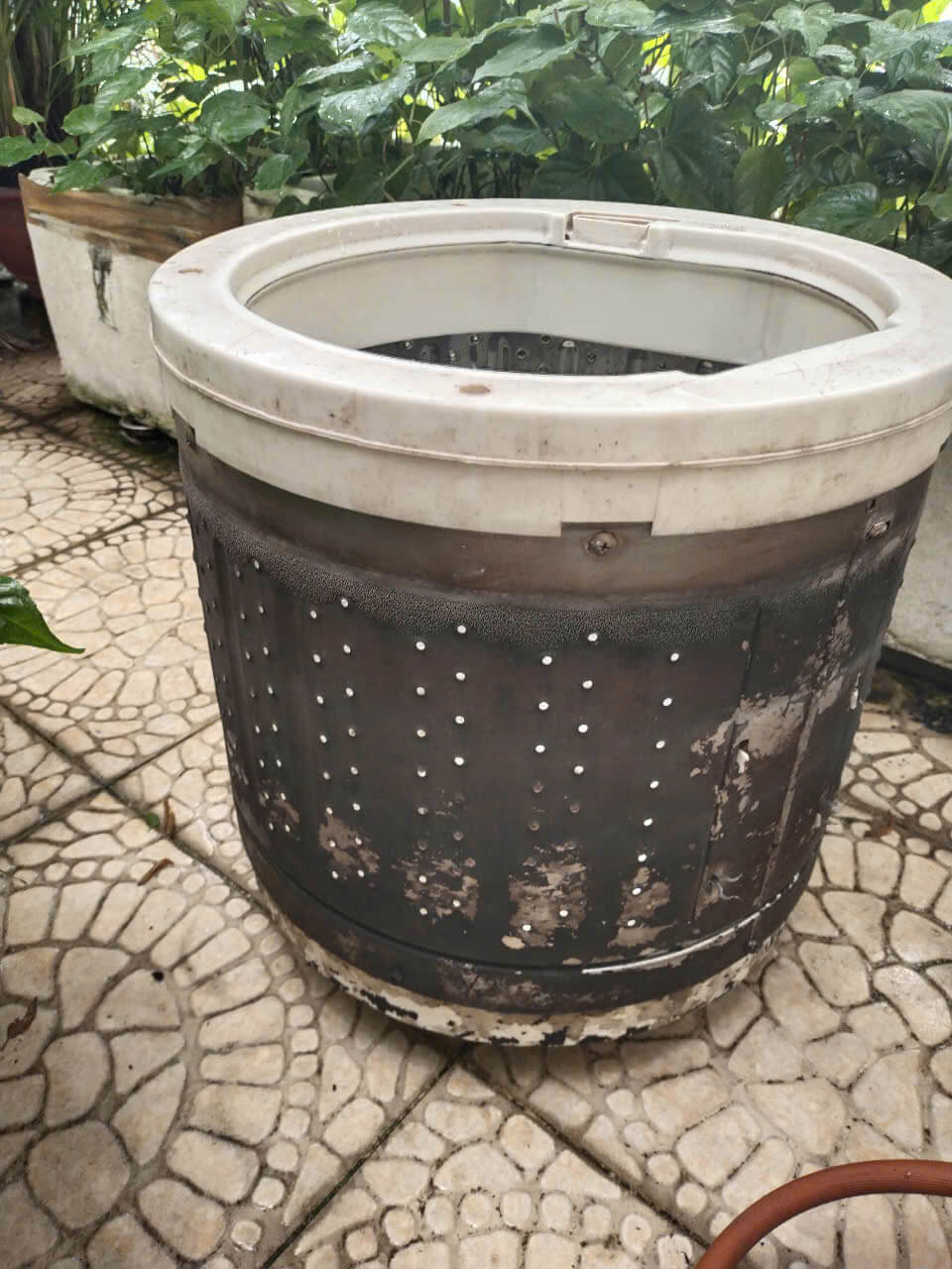Mâm giặt trước khi vệ sinh